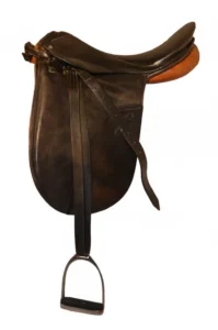 Selle d'équitation classique de profil